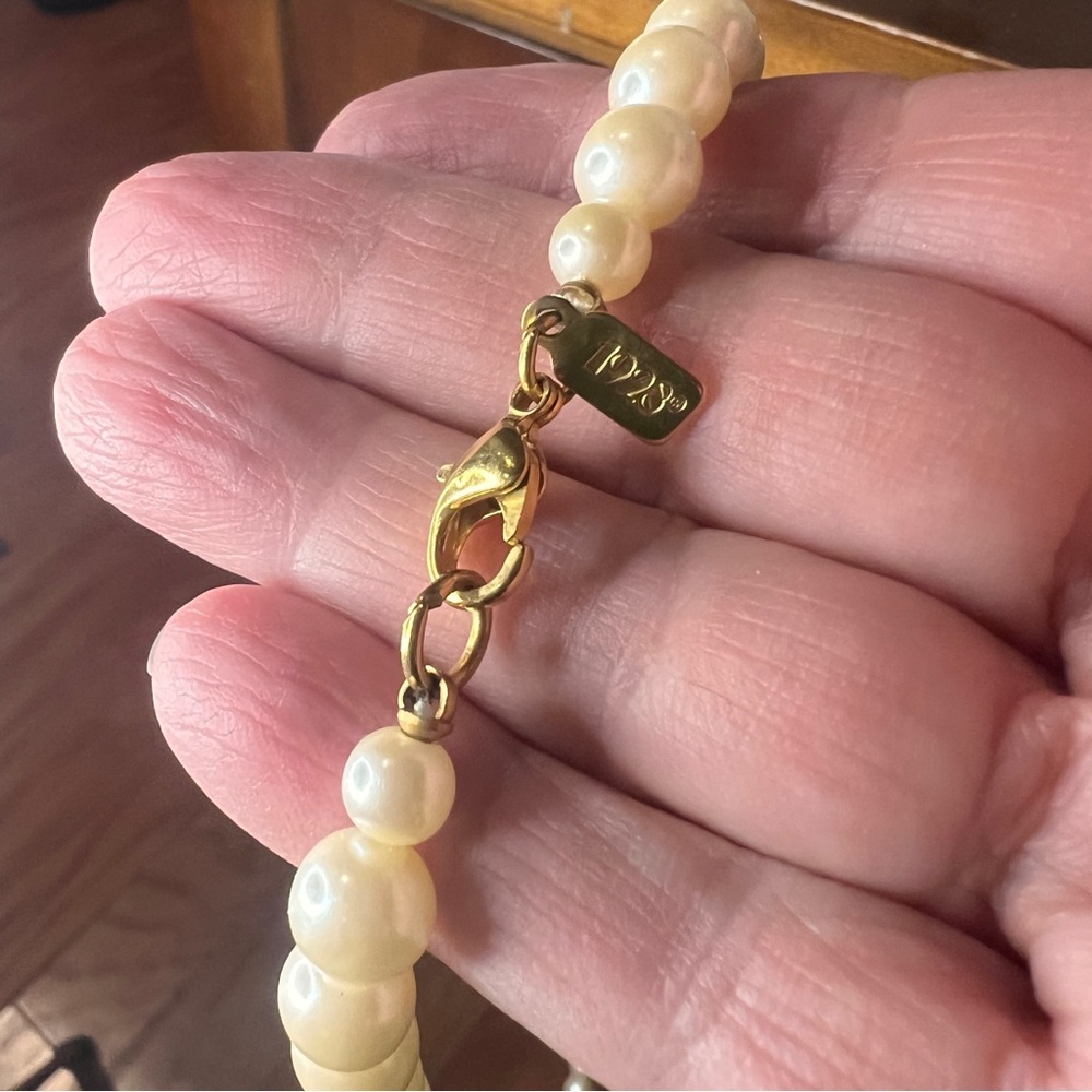 Vintage 1980s White Faux Pearl Necklace by 1928 - Picture 4 of 4